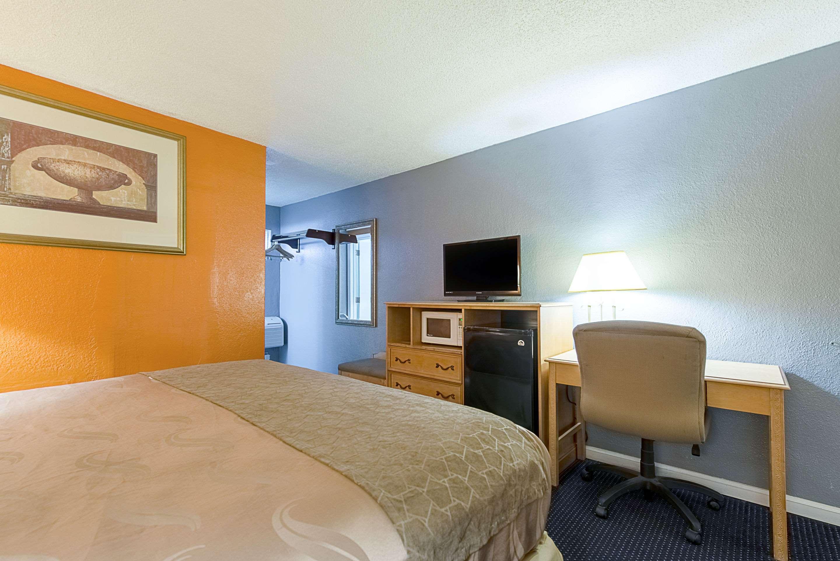 Highway Inn Paris Экстерьер фото