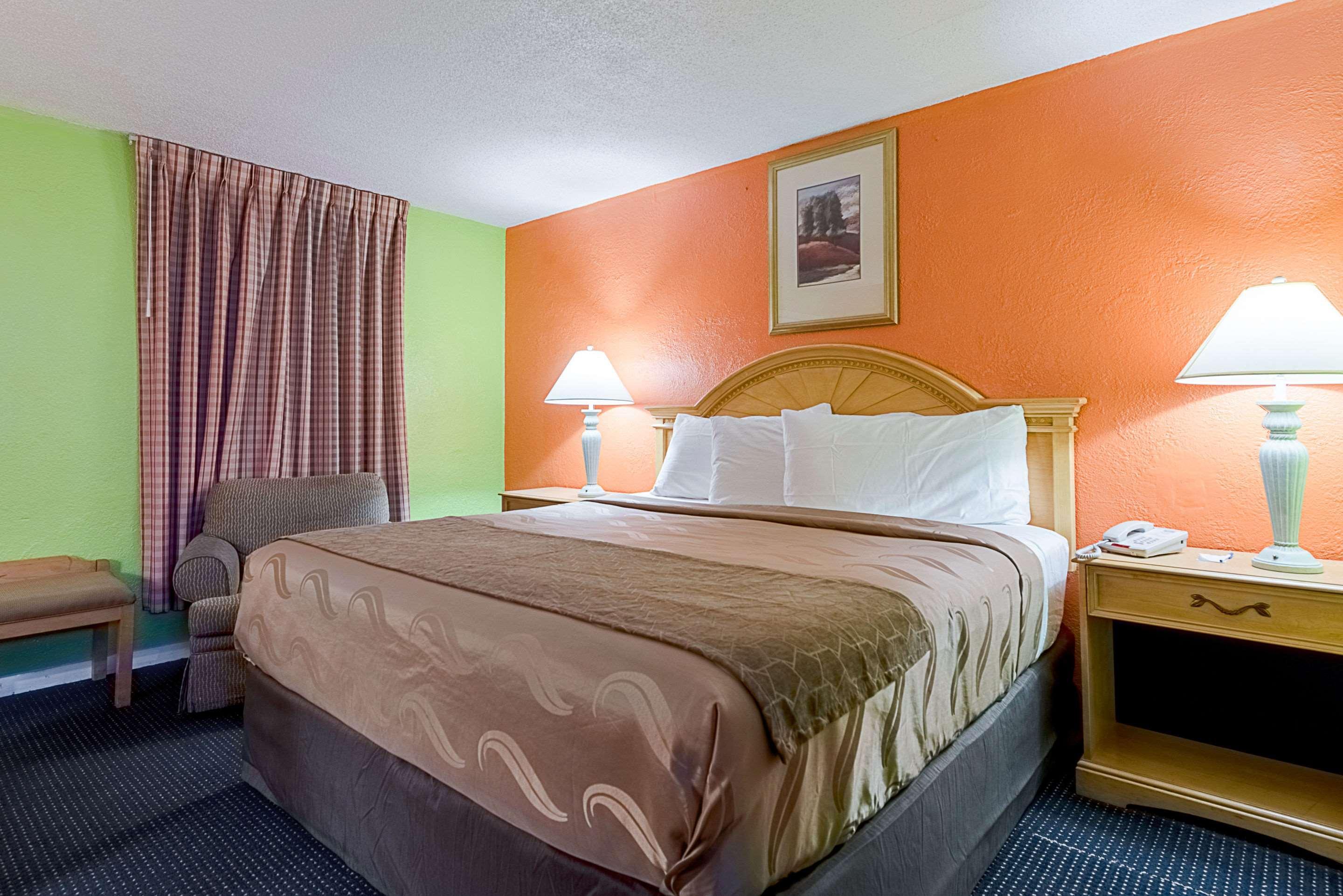 Highway Inn Paris Экстерьер фото
